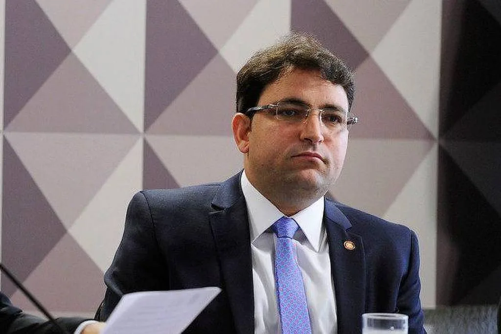 MORAES BLOQUEIA R$ 6 BILHÕES DE WILLER TOMAZ E CANCELA PASSAPORTES