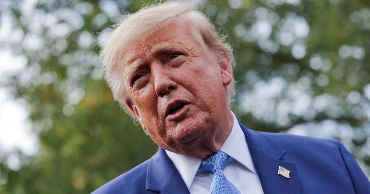 Trump ainda não reconhece reeleição de Lula e mantém silêncio após TSE declarar vitória do petista
