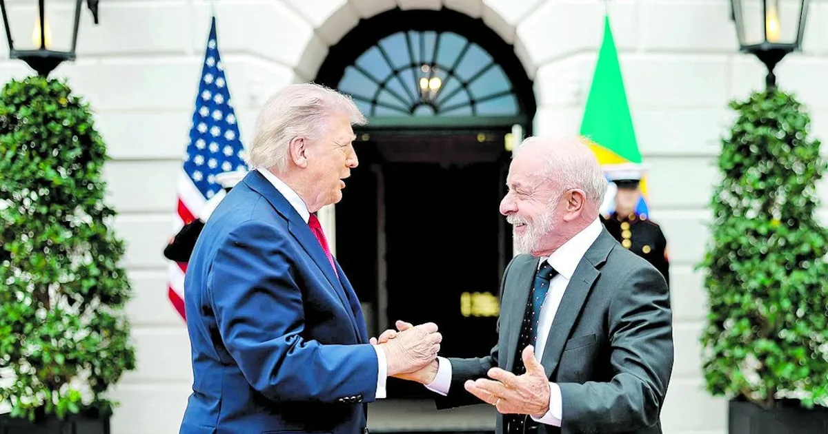 Itamaraty orienta Lula a não reagir a Trump e Milei sobre fuga de Flávio aos EUA