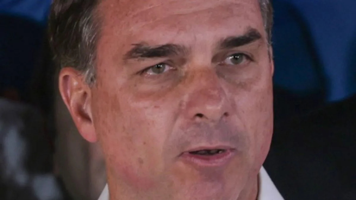 Flávio Bolsonaro após derrota eleitoral