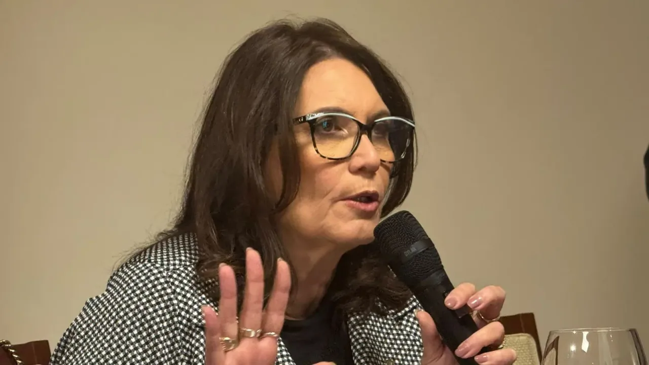 Bia Kicis critica sistema eleitoral e defende urnas auditáveis em entrevista à BNTV