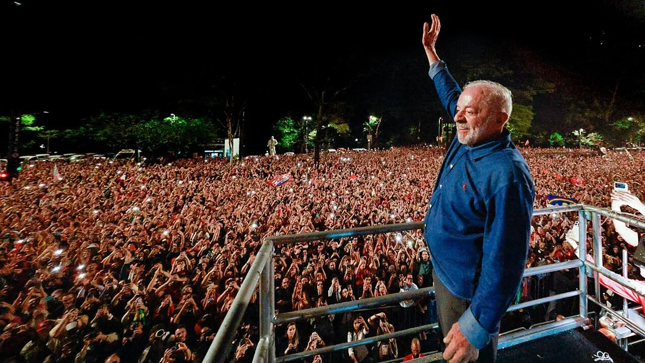 Imprensa estrangeira expõe rombo fiscal de quase 10% do PIB que Lula herda de si mesmo