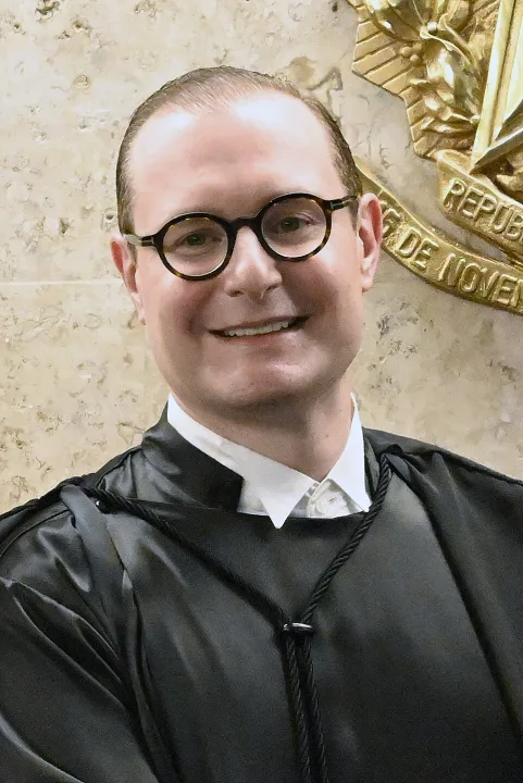 Ministro Cristiano Zanin do STF de toga