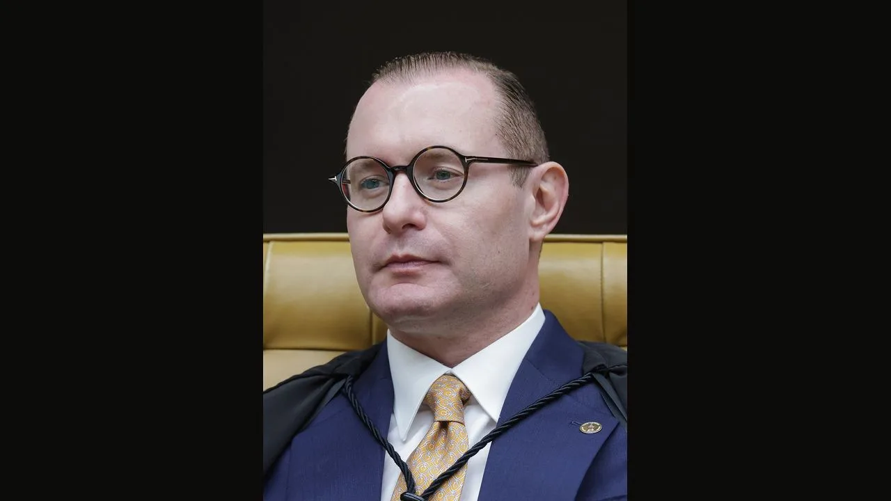 O ministro Cristiano Zanin, do Supremo Tribunal Federal, durante sessão plenária em junho de 2026, foto de arquivo (Foto: Rosinei Coutinho/STF, domínio público, via Wikimedia Commo