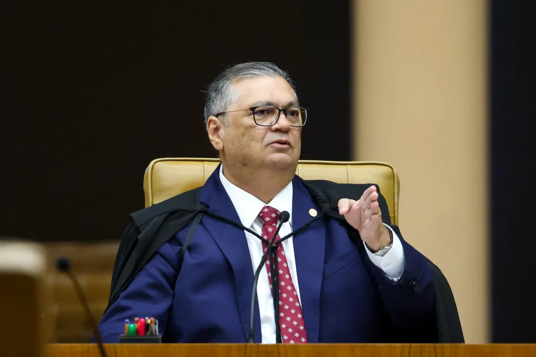 Flávio Dino determina investigação da PF sobre possível financiamento estrangeiro na campanha de...