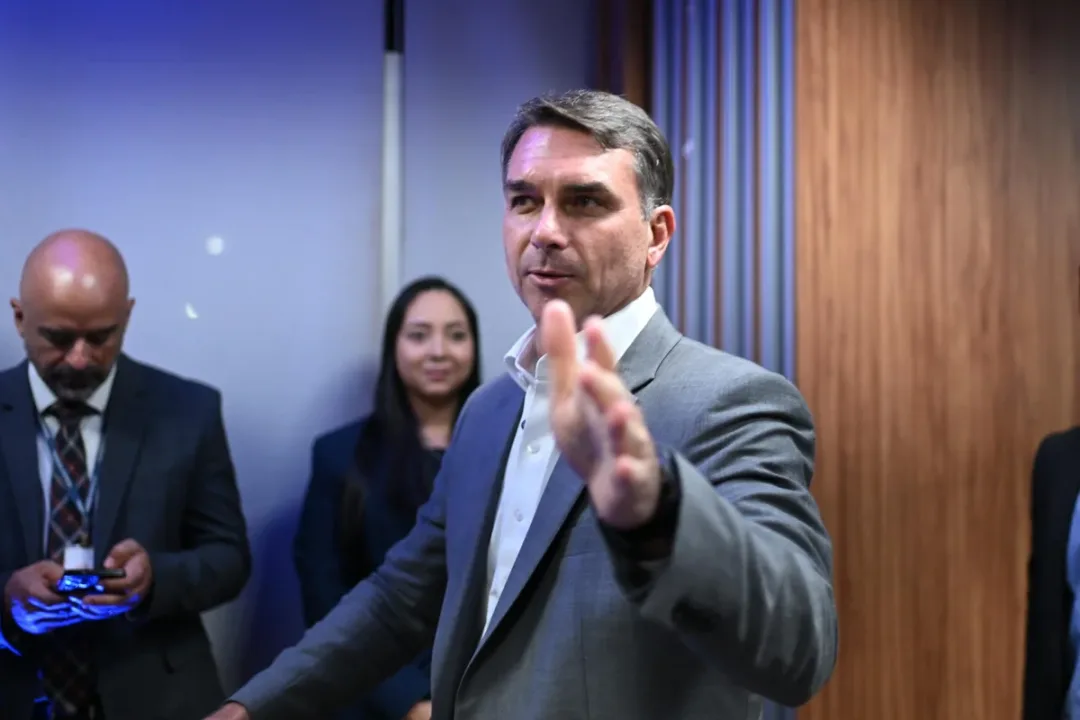 ALIADOS DE FLÁVIO CLASSIFICAM PESQUISA QUAEST COMO FORA DA REALIDADE