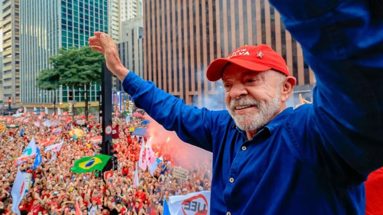 Lula vira eleição e se torna o primeiro a ganhar segundo turno após perder o primeiro desde 1989