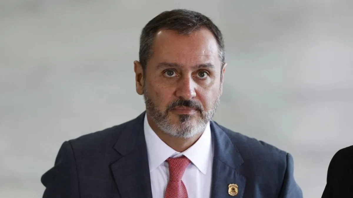 MPE PEDE ENVIO AO STF DE NOTÍCIA-CRIME DE FLÁVIO CONTRA DIRETOR DA PF