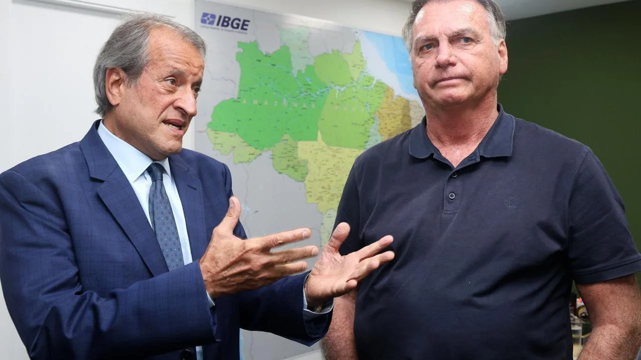 Bolsonaro pede a Moraes autorização para receber Valdemar no dia da chegada de Flávio aos EUA