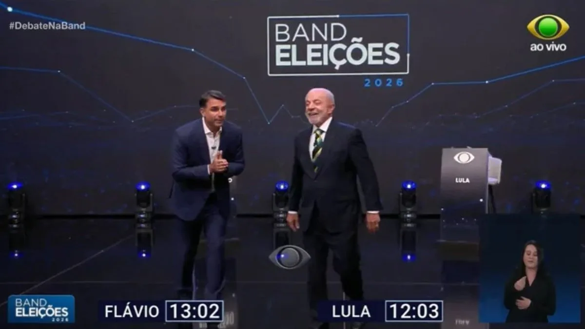 FLÁVIO SEGUE DICA DE NIKOLAS E PROPÕE “PAI-NOSSO” EM FALA FINAL DE DEBATE DA GLOBO