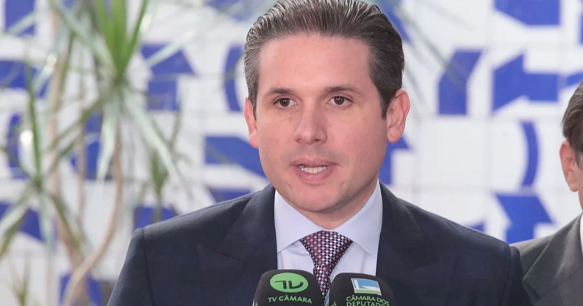 PL enfrenta dilema: negociar com Hugo Motta ou arriscar isolamento na Câmara