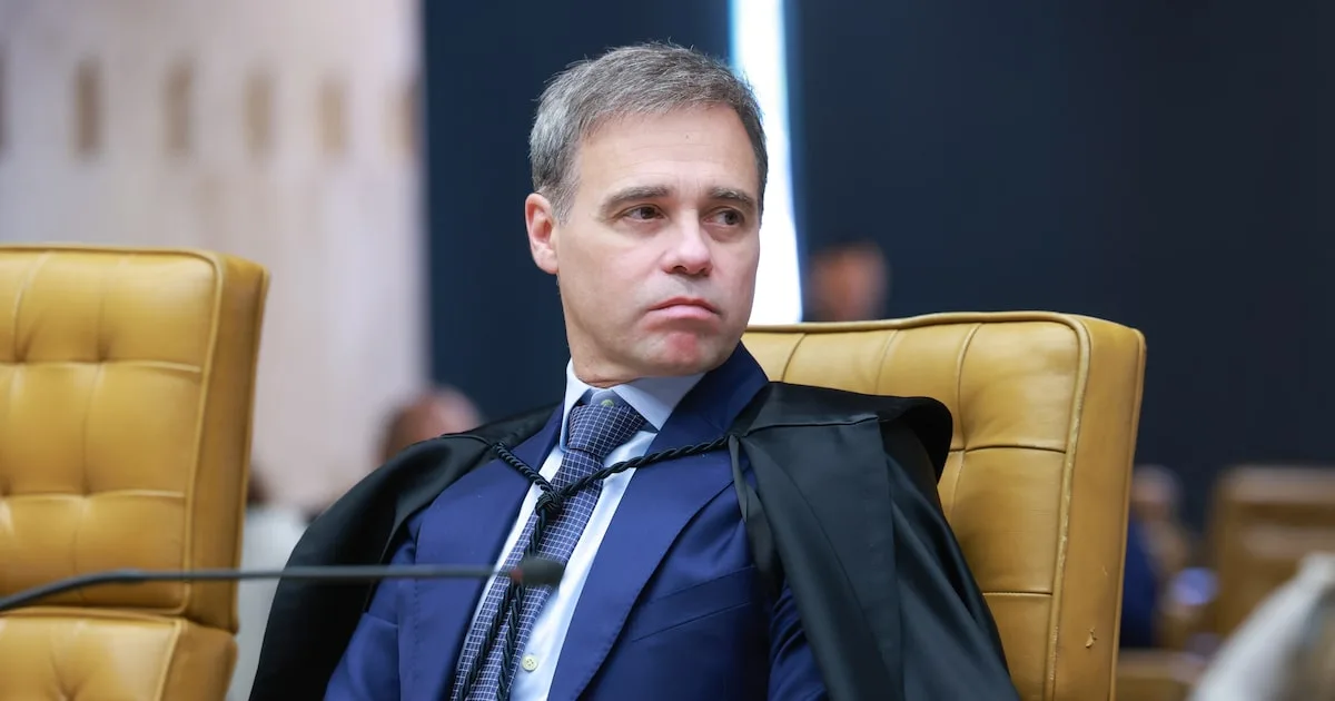 Gil Diniz comenta retorno do caso Master para as mãos do ministro André Mendonça
