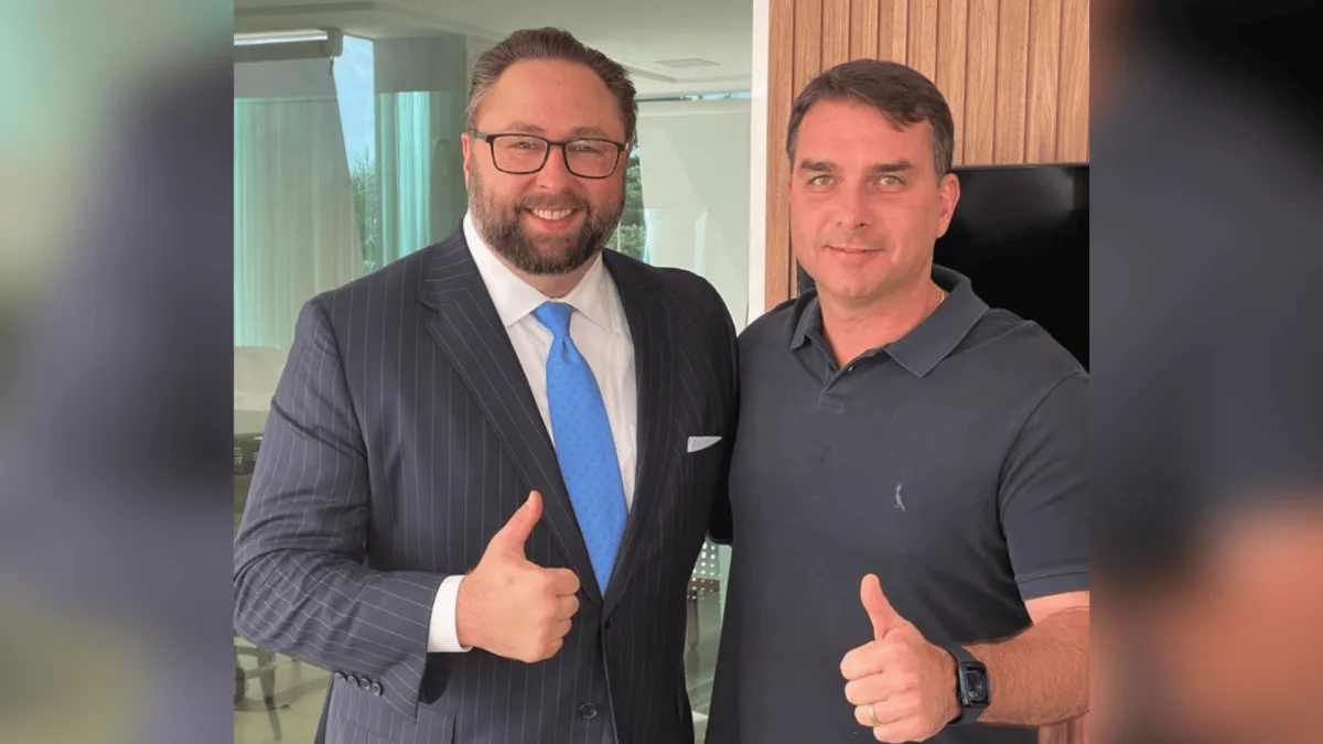 Jason Miller e Flávio Bolsonaro