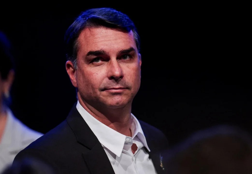 Flávio Bolsonaro tem 80% dos votos no Japão no segundo turno