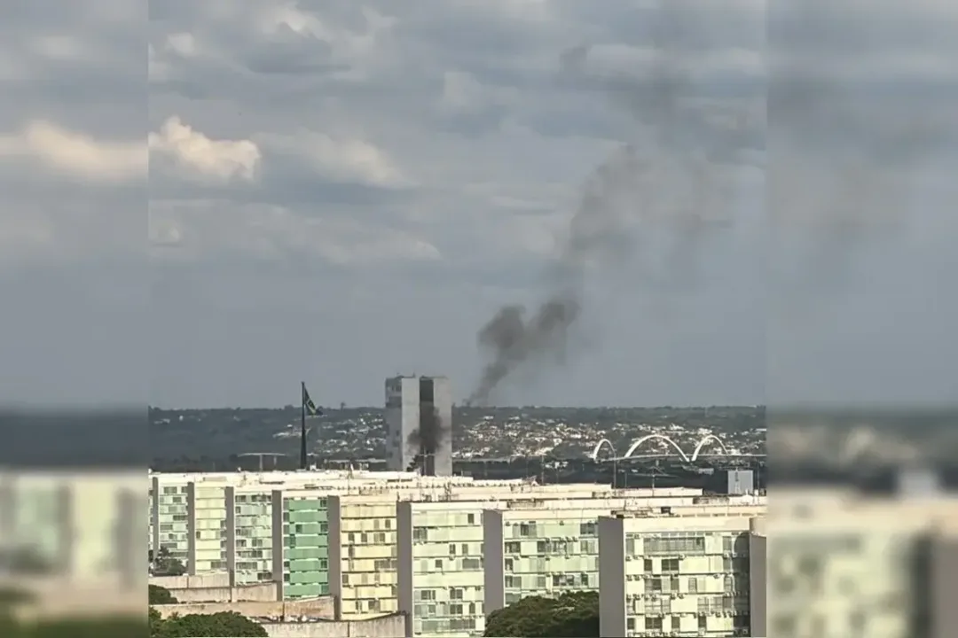 Fumaça preta na Esplanada dos Ministérios era simulação de incêndio dos Bombeiros