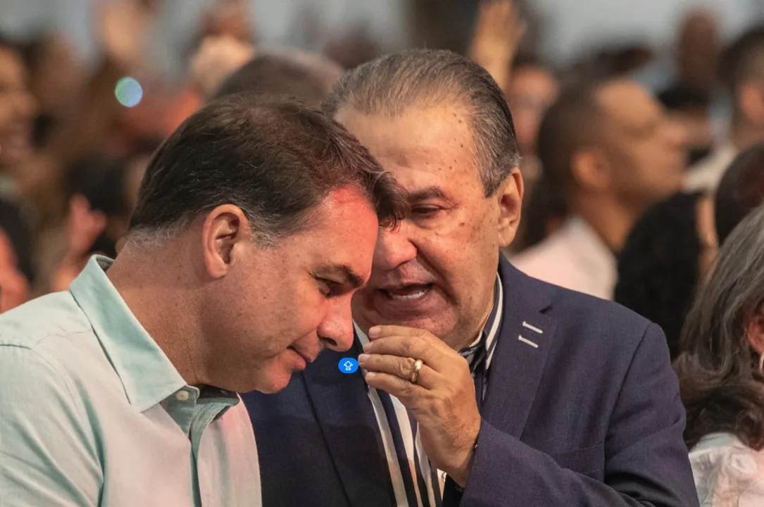 Silas Malafaia chama filhos de Bolsonaro de “jumentos” e “amadores babacas” após carta de Flávio