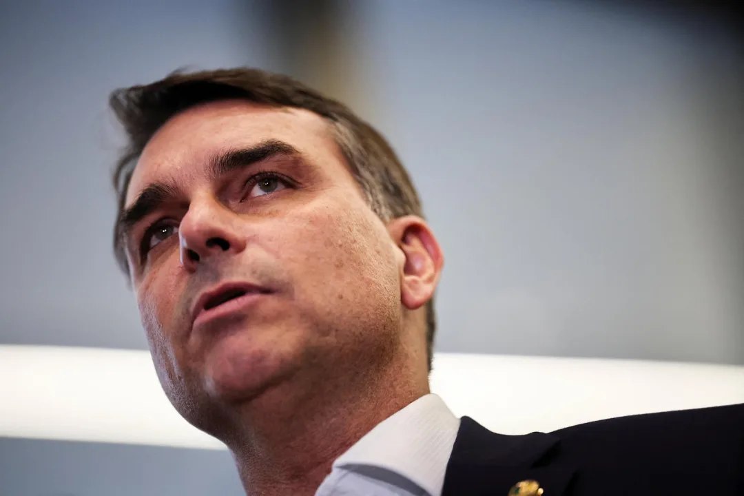 Flávio Bolsonaro viajará a Israel após o segundo turno para cumprir promessa, independentemente d...